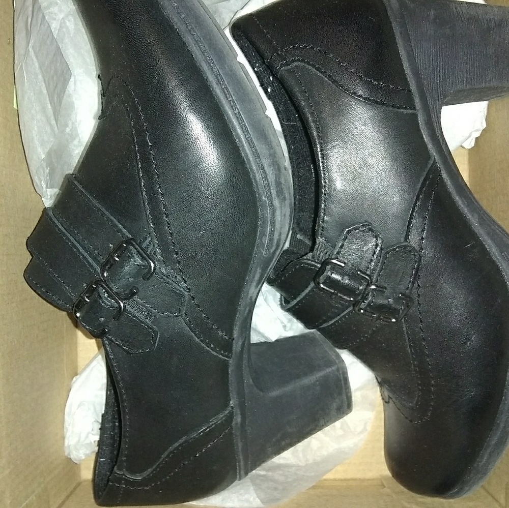 Brand New never worn size 6 shoes